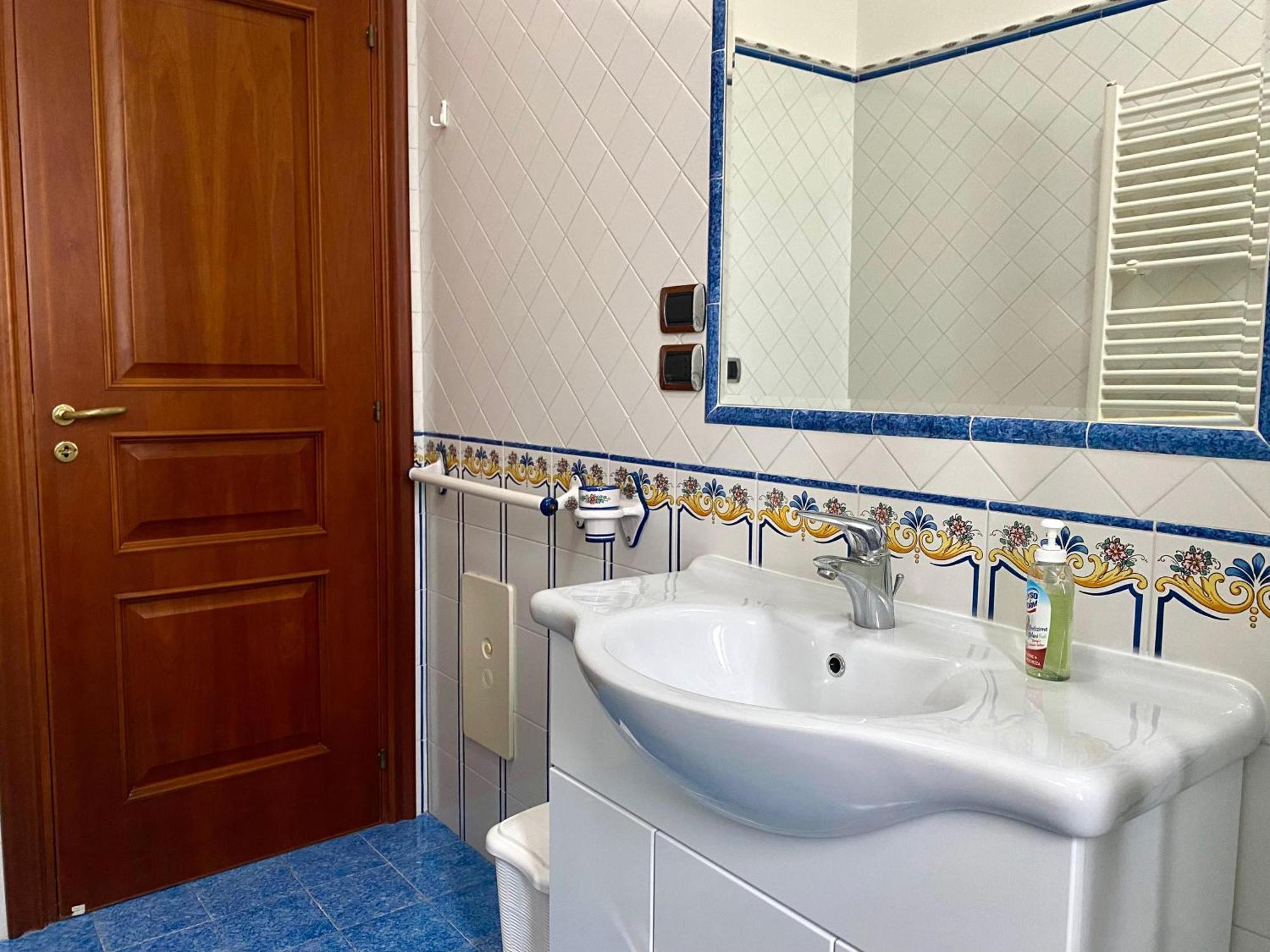 Appartement A Casa Di Don Peppino à Salernes Extérieur photo
